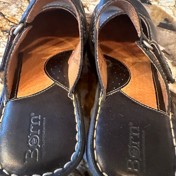 Born Clogs - Picture 2 of 4